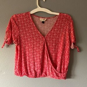 Cropped Red shirt